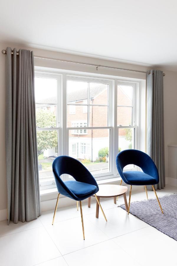 Immaculate Central Windsor Town House With Parking المظهر الخارجي الصورة