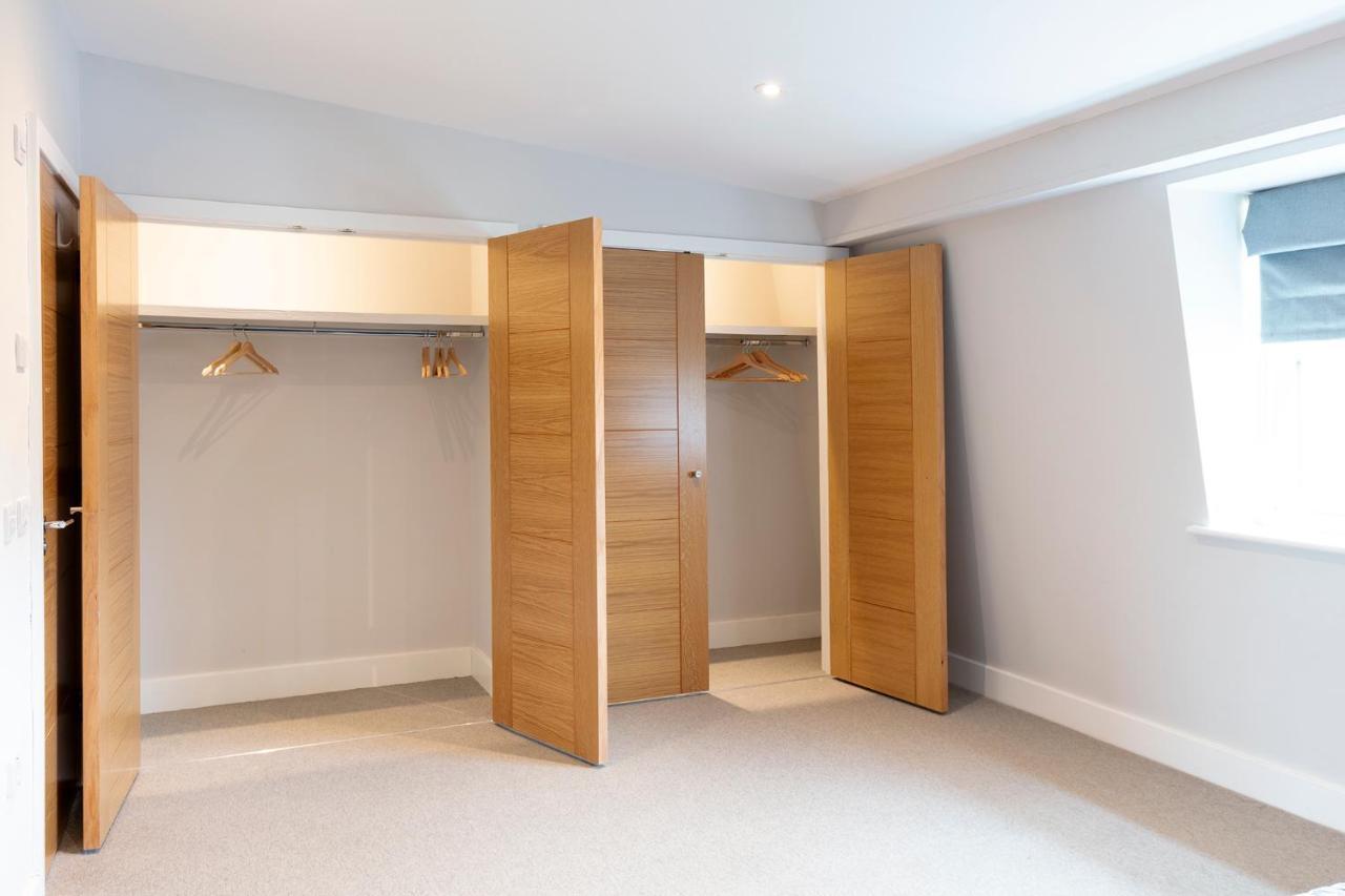 Immaculate Central Windsor Town House With Parking المظهر الخارجي الصورة