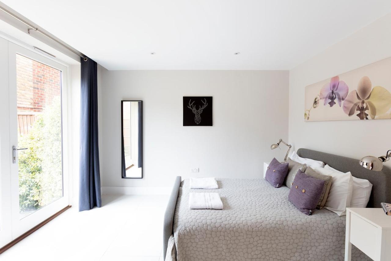 Immaculate Central Windsor Town House With Parking المظهر الخارجي الصورة