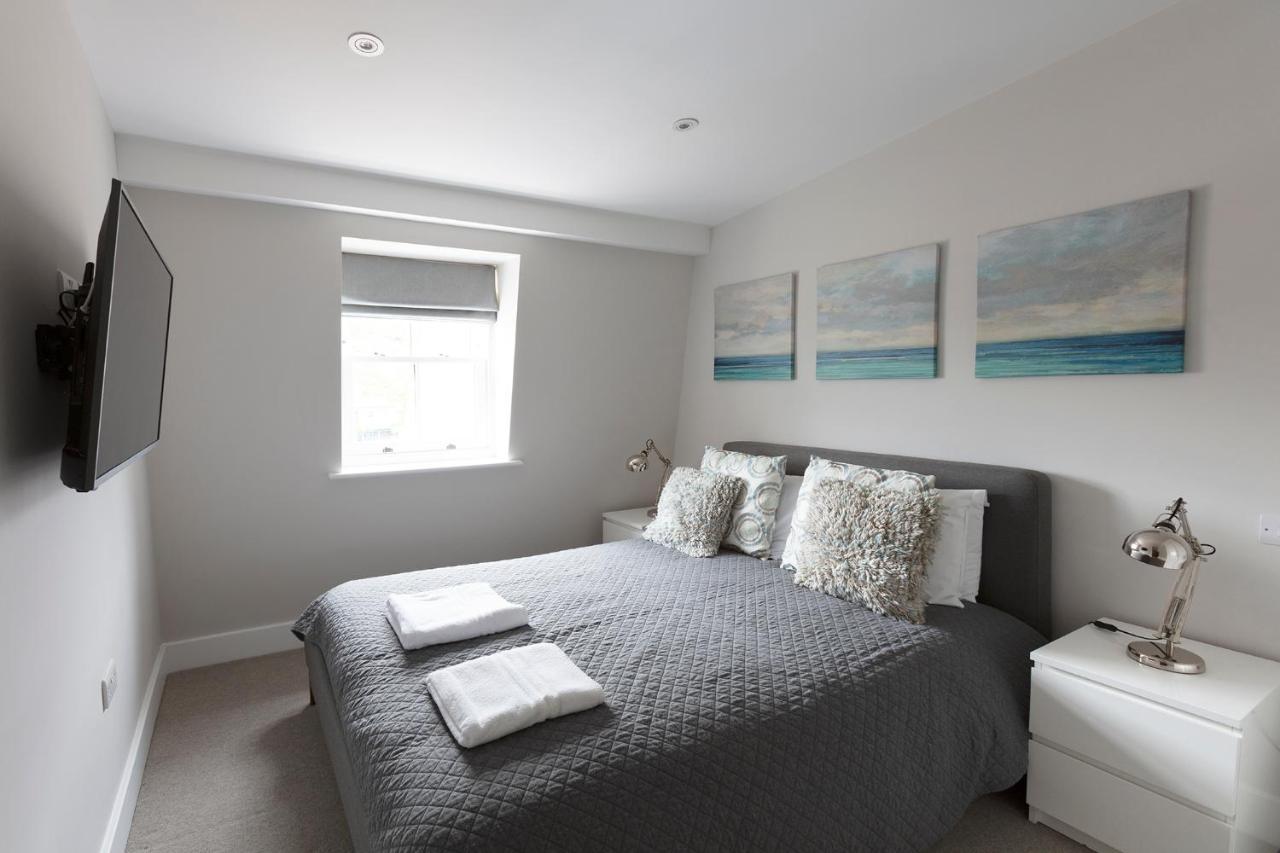 Immaculate Central Windsor Town House With Parking المظهر الخارجي الصورة