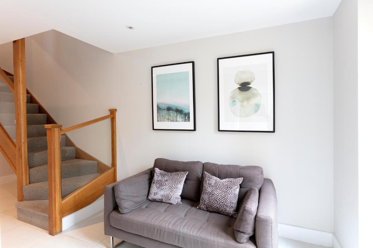 Immaculate Central Windsor Town House With Parking المظهر الخارجي الصورة